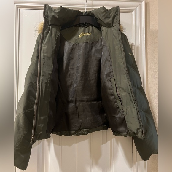 Guess Puffer Jacket Junior’s Medium with removable hood - Picture 5 of 6